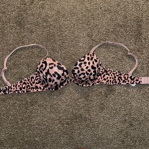 Victoria’s Secret pink bra